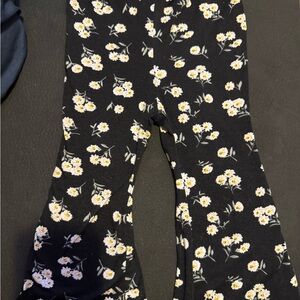 SHEIN Black Leggings with White and Yellow Floral Design